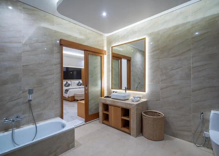 Suralaya Hotel 4*