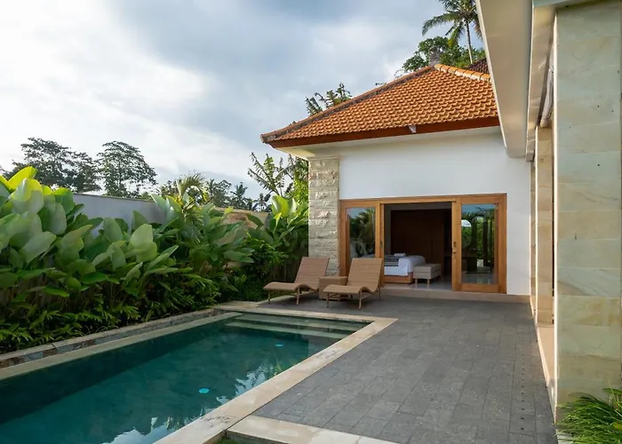 Suralaya Hotel 4*